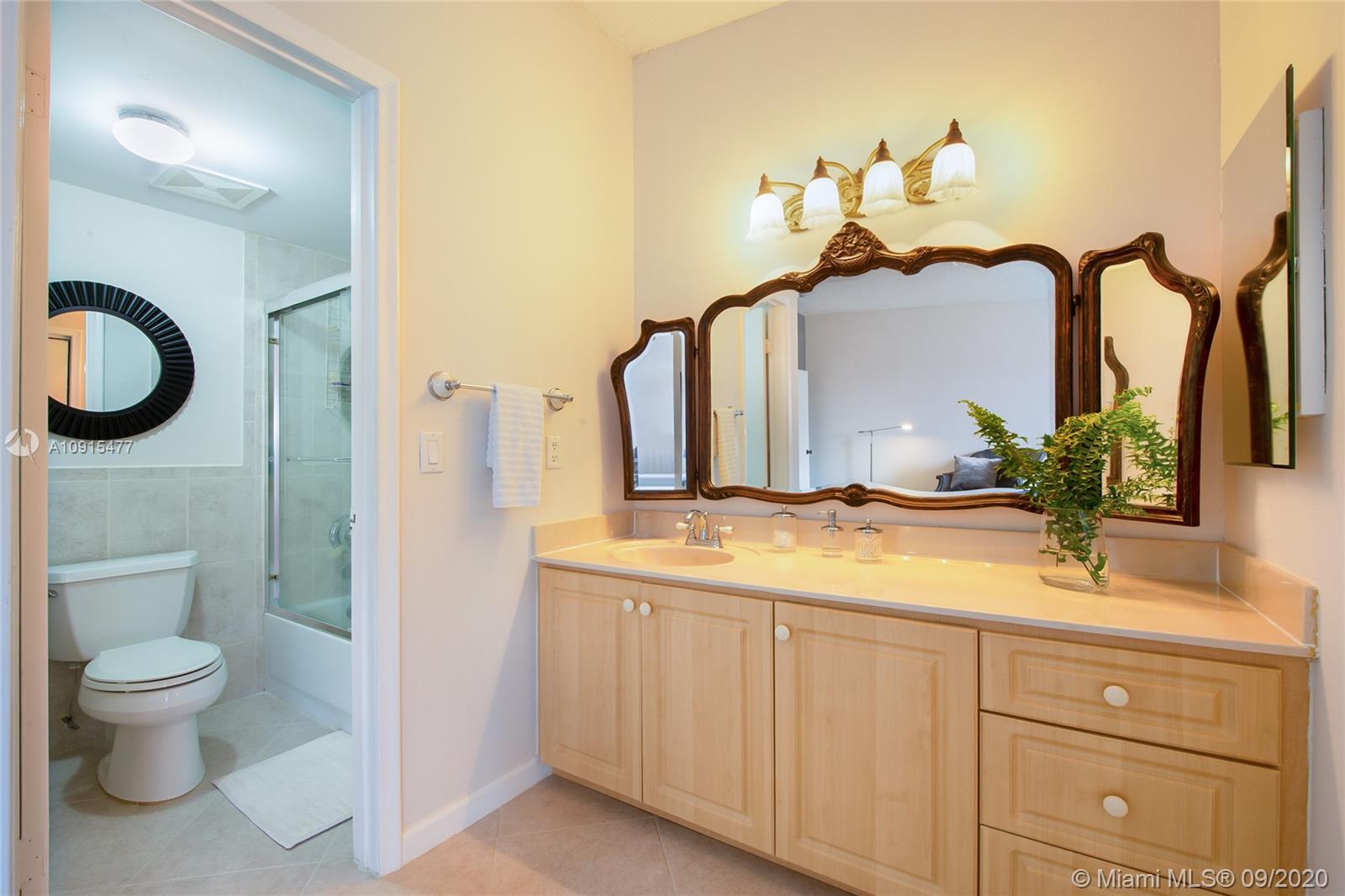 KENDALE LAKES NORTH SEC 7 - Residential