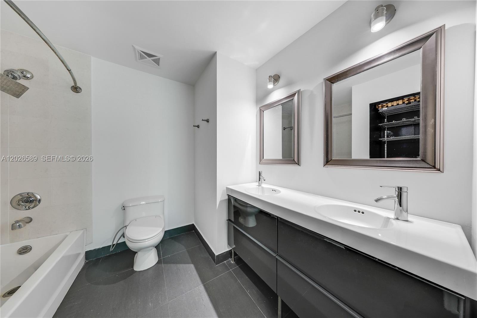 INFINITY AT BRICKELL COND - Residential
