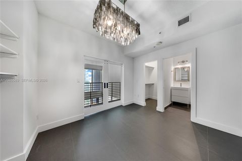 Tiny photo for 60 SW 13th St #4404, Miami, FL 33130 (MLS # A12026589)