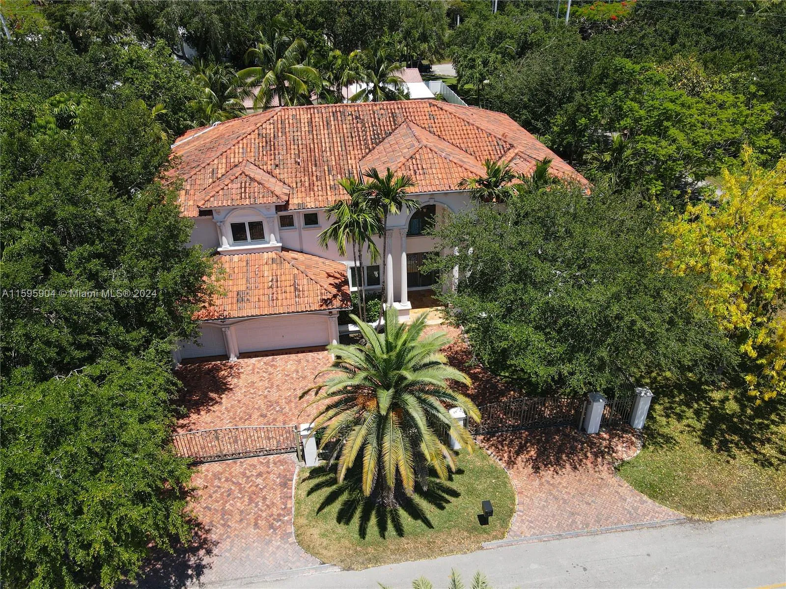 Miami, Florida 33143, United States, 6 Bedrooms Bedrooms, ,7 BathroomsBathrooms,Residential,Active,56651