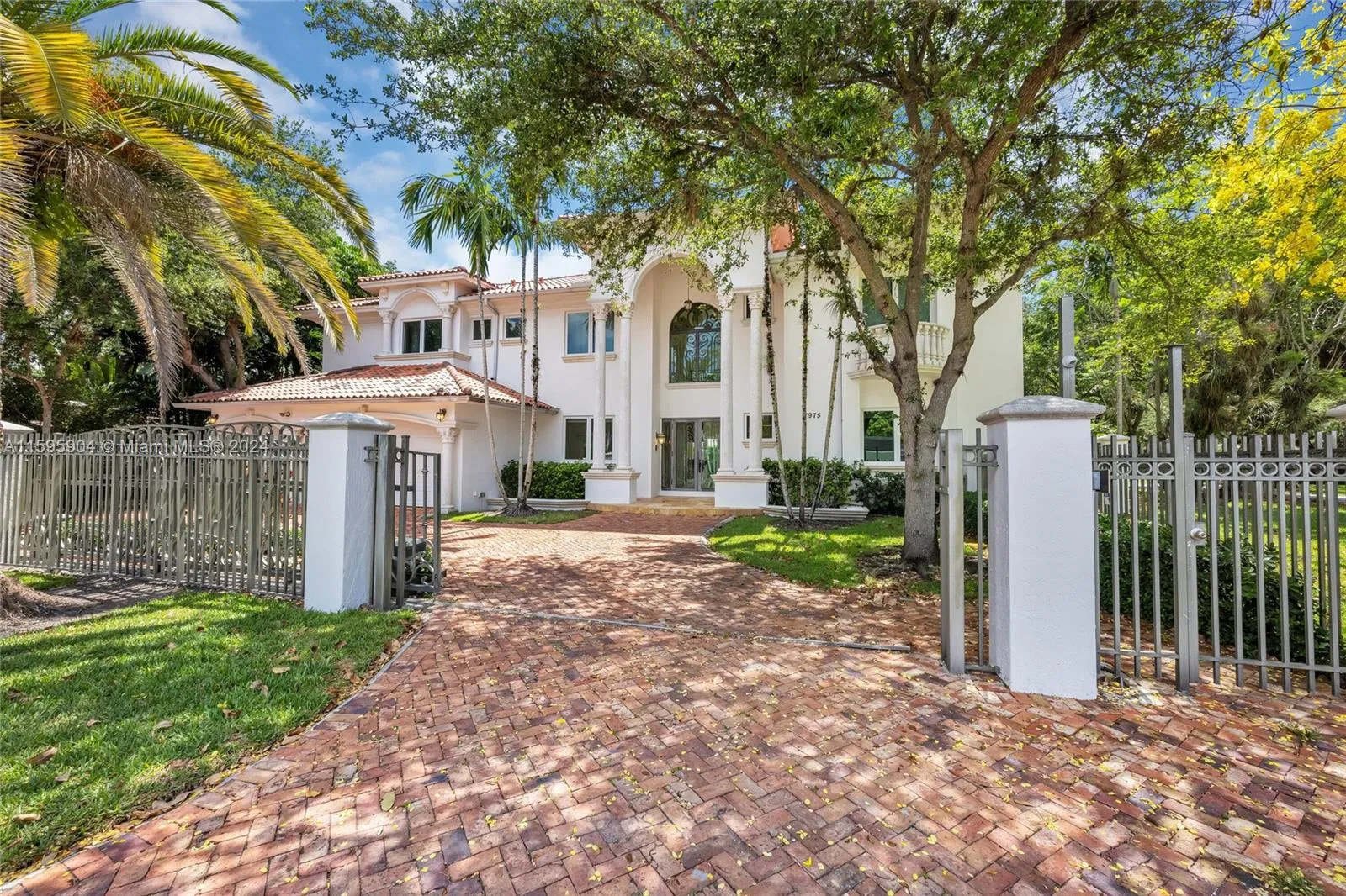 Miami, Florida 33143, United States, 6 Bedrooms Bedrooms, ,7 BathroomsBathrooms,Residential,Active,56651