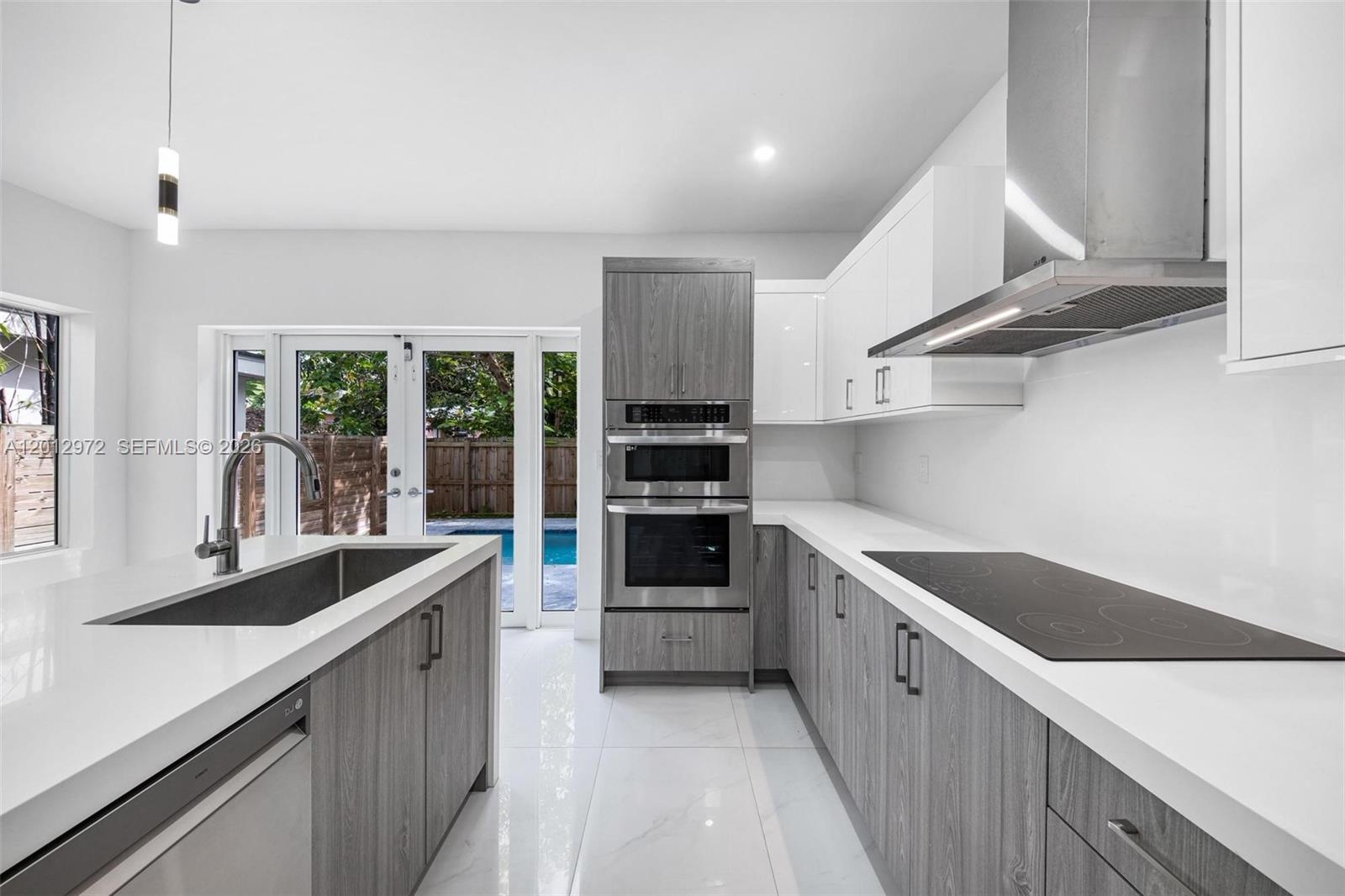 3142 Carter St 3142
