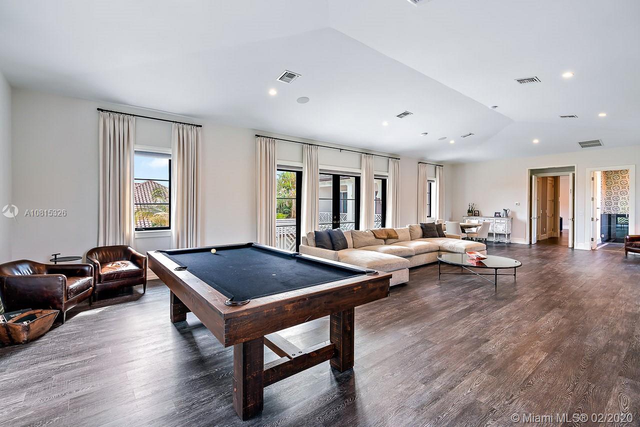 ADMIRALS COVE - Residential