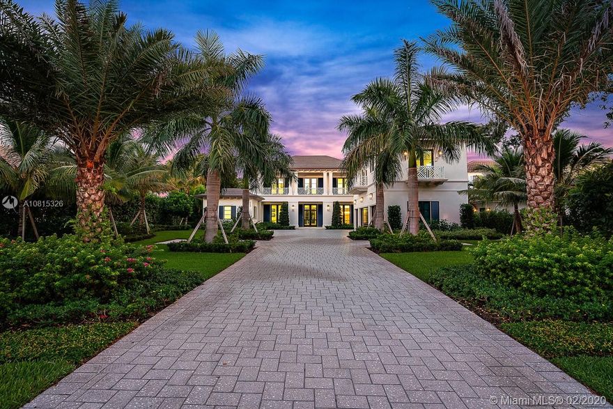 STOP YOUR HOME SEARCH This home has it all...Over 120' of waterfrontage. Luxury awaits you around every corner, 5 bedroom plus a club room, a master suite fit for a King and Queen, sleek in design plus a 4 car garage. Chef's kitchen with an over-sized back lit center island prep station, dual wall ovens, LaCornue gas range, all overlooking the family room and breakfast area. Surround yourself in luxury in the Master Suite - His and Hers baths, boutique style closets, soaking tub and large shower. Spend countless hours outdoors looking down the water, enjoying the resort style pool and lounging area. Protected dock for a 70' boat just minutes from the Intracoastal. All located in the stunning community of Admirals Cove.