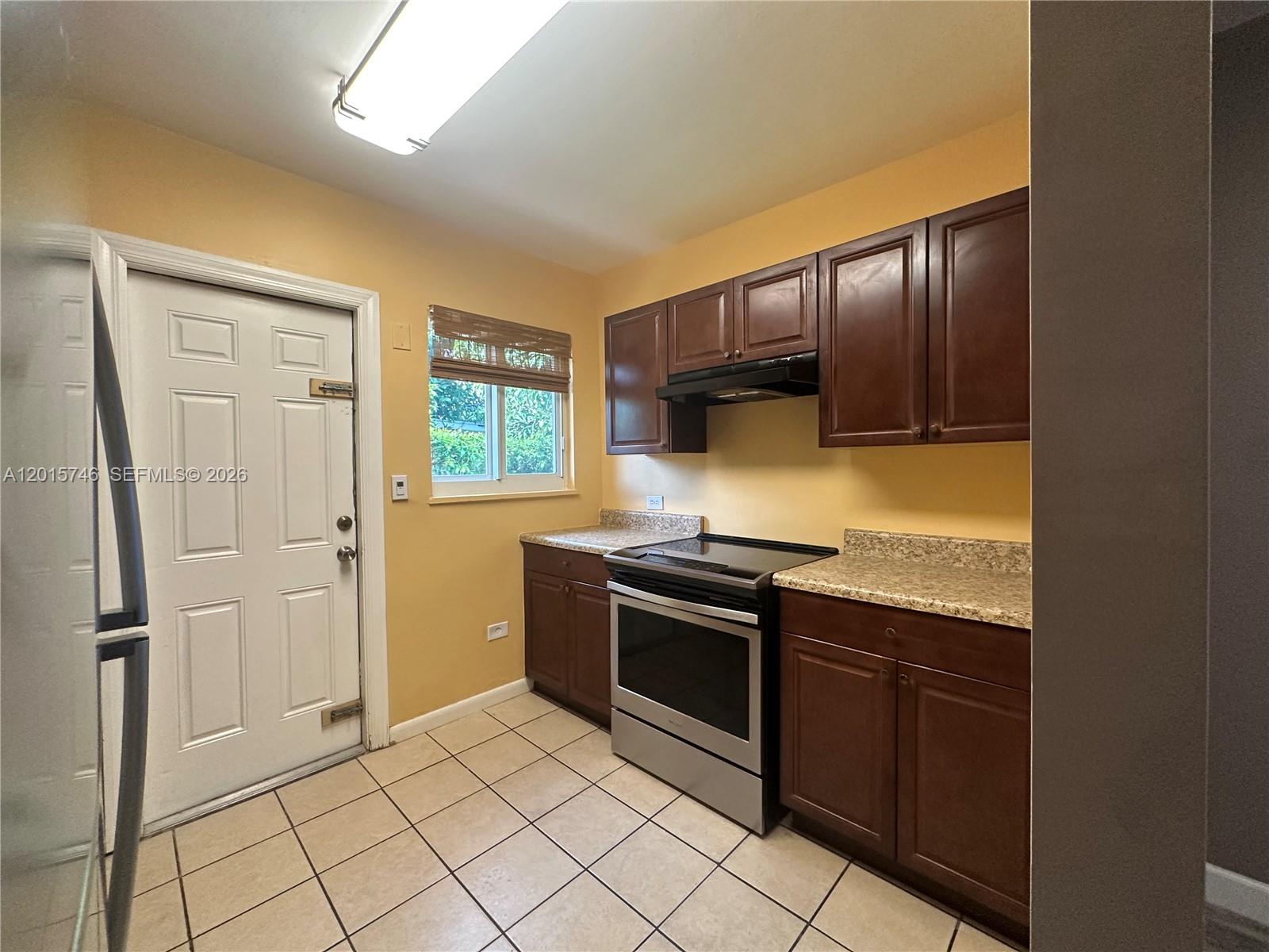 17TH AVENUE HOMESITES - Residential Lease