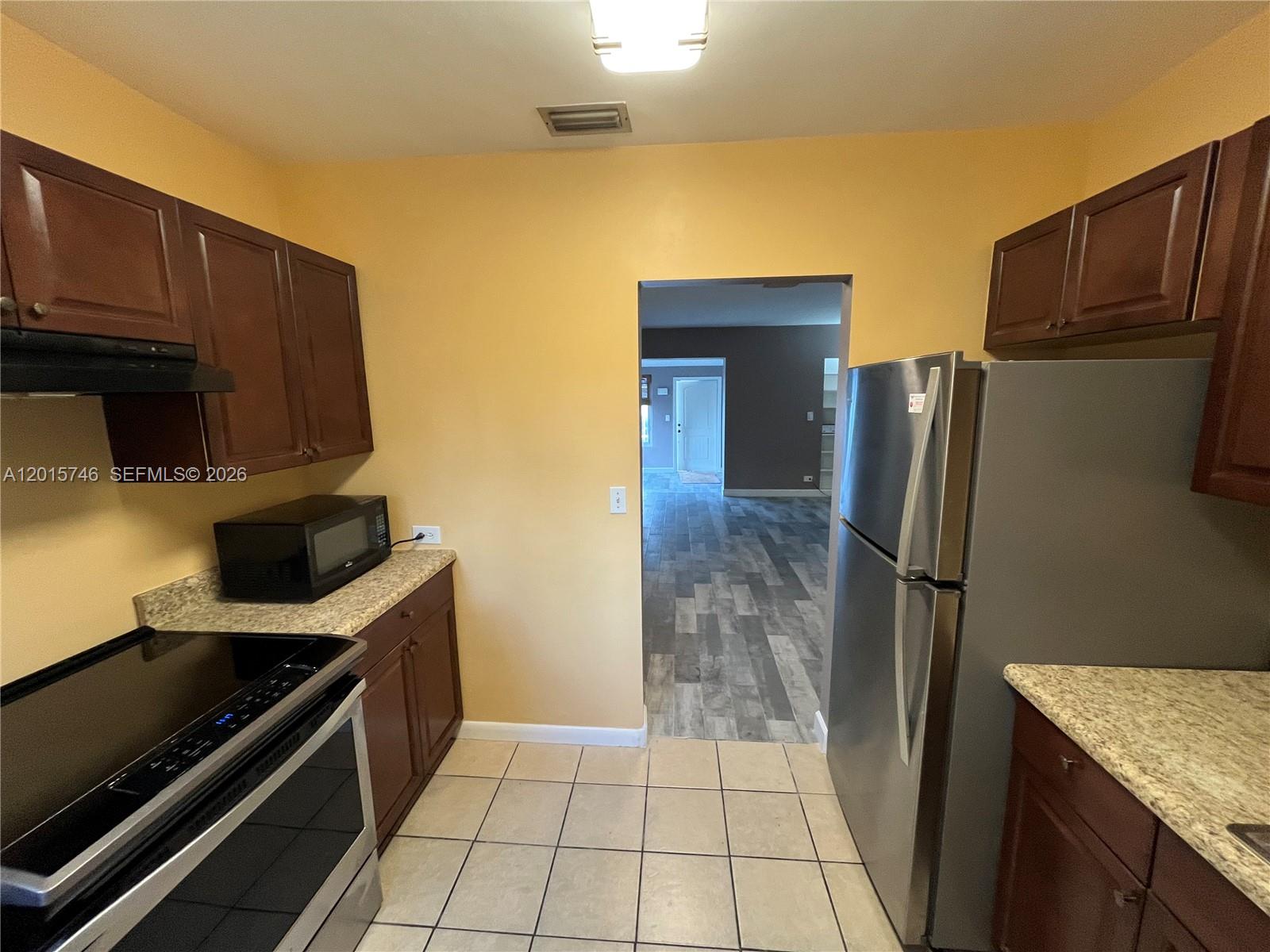 17TH AVENUE HOMESITES - Residential Lease