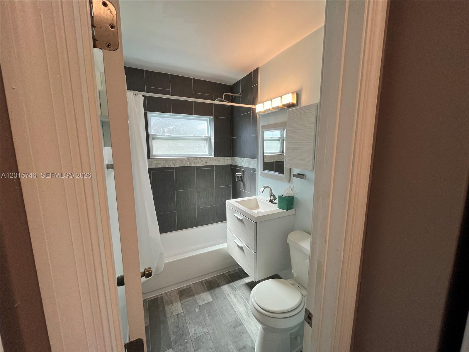 17TH AVENUE HOMESITES - Residential Lease