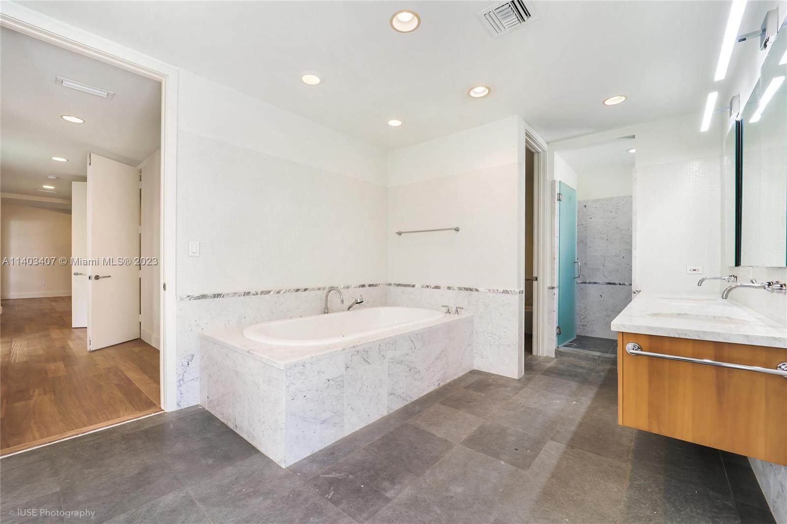 Photo 23 of 33 of 6120 Aqua Ave townhome