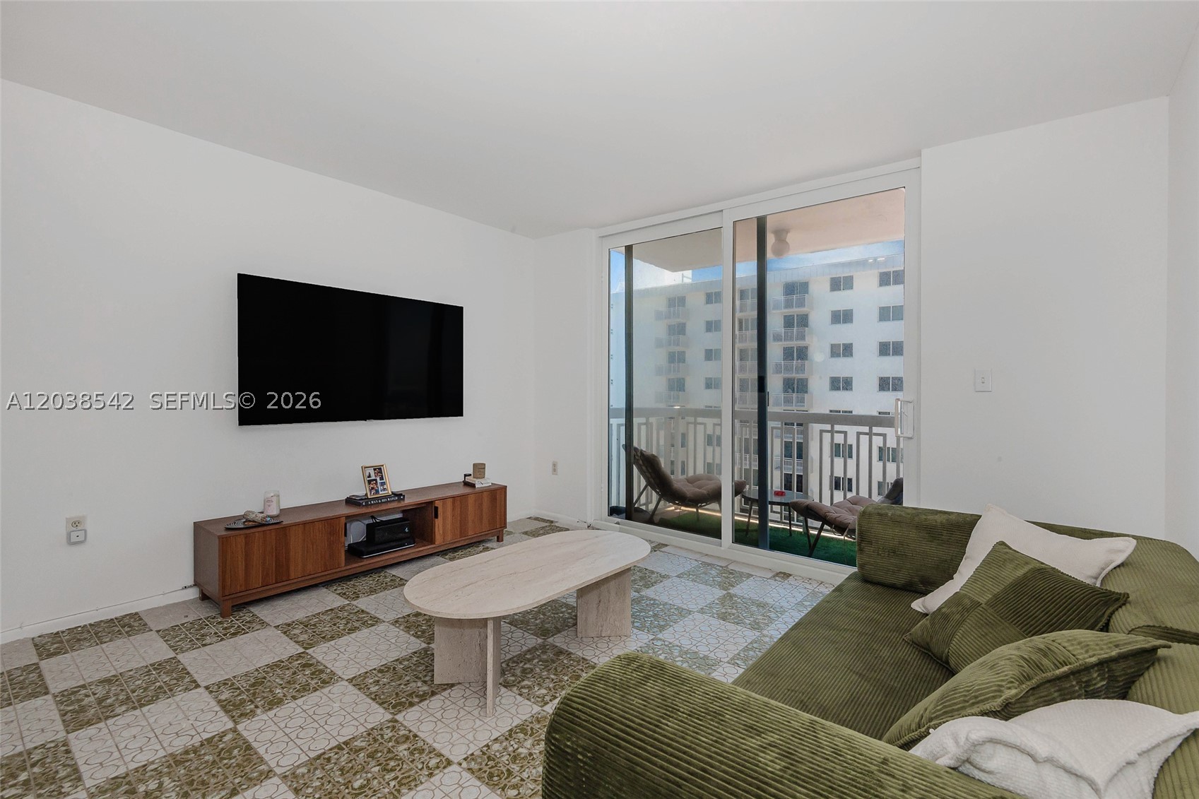 401 Ocean Dr 810