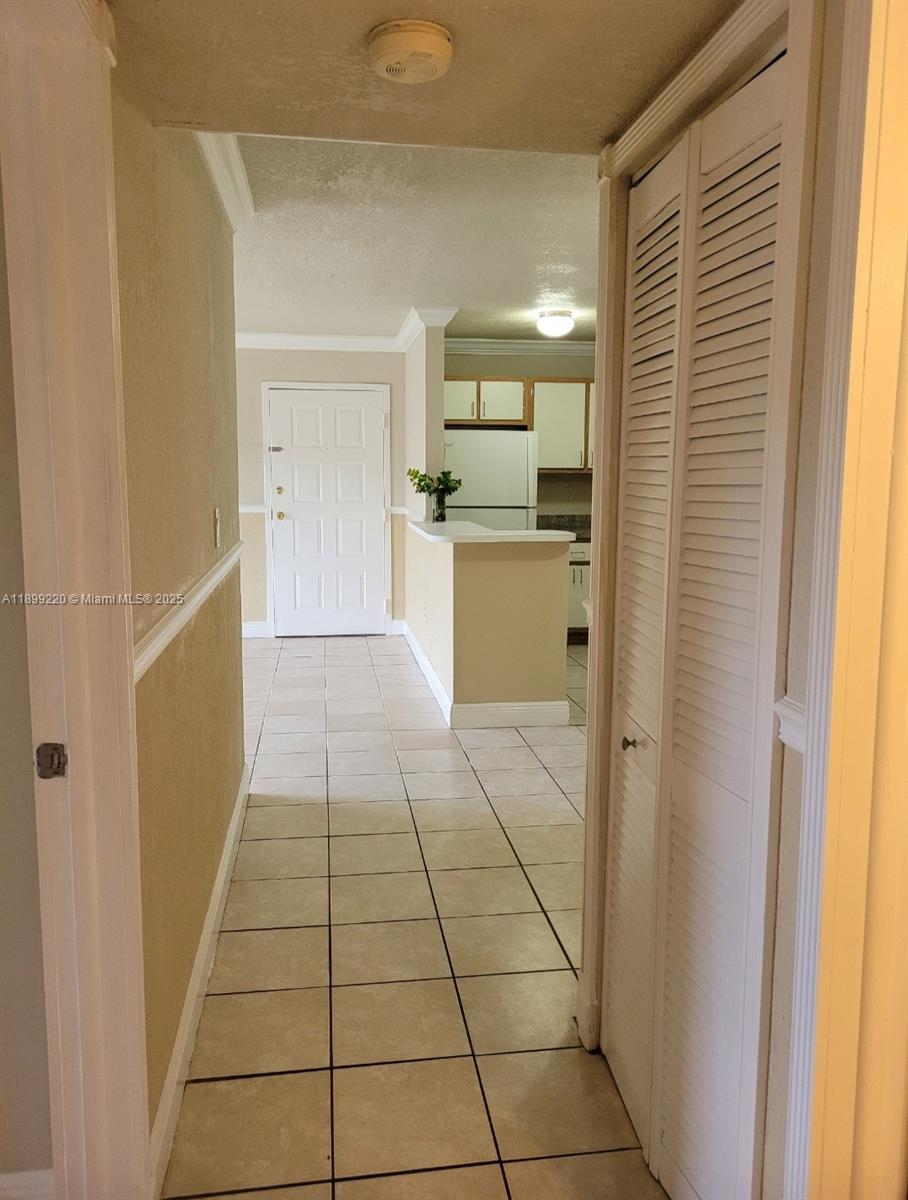 THE COURTS AT KENDALL CON - Residential Lease