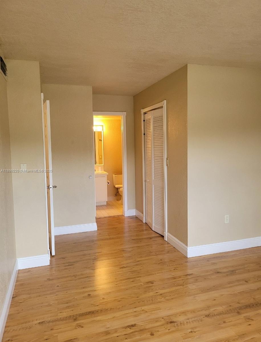 THE COURTS AT KENDALL CON - Residential Lease