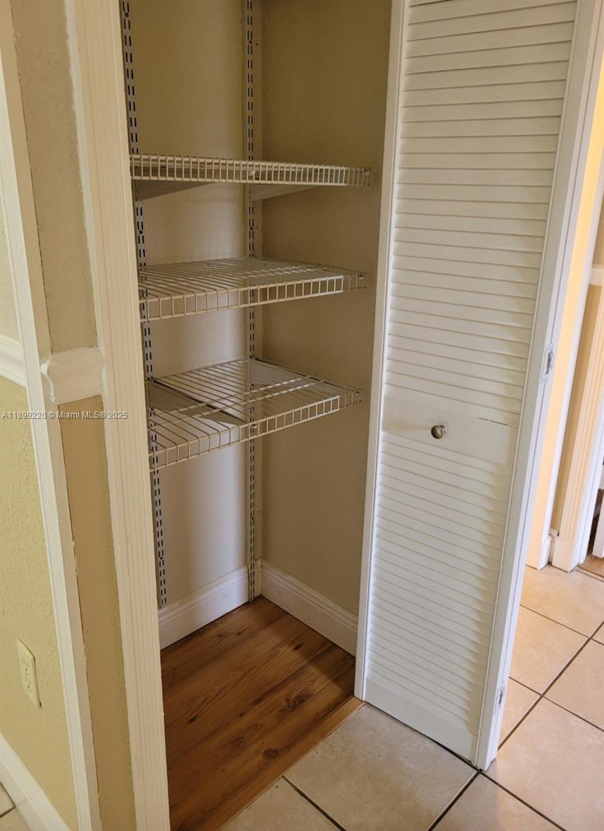 THE COURTS AT KENDALL CON - Residential Lease