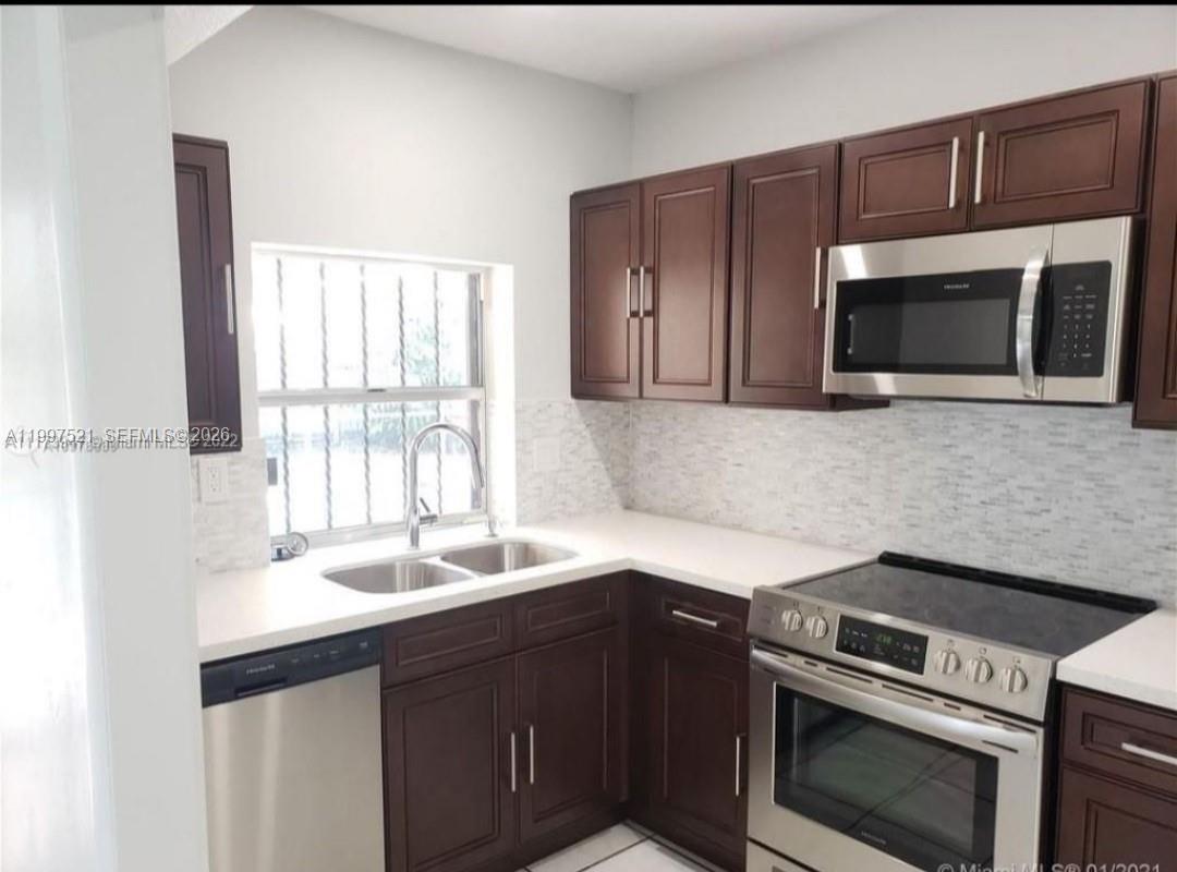 SUNRISE MNR - Residential Lease