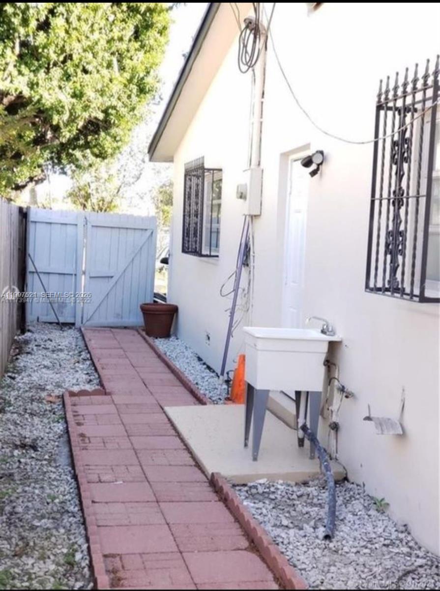 SUNRISE MNR - Residential Lease