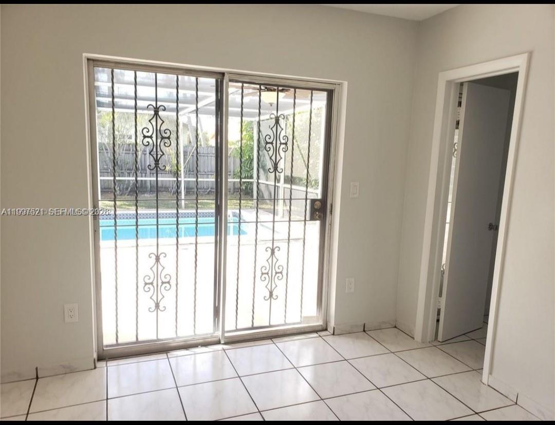 SUNRISE MNR - Residential Lease