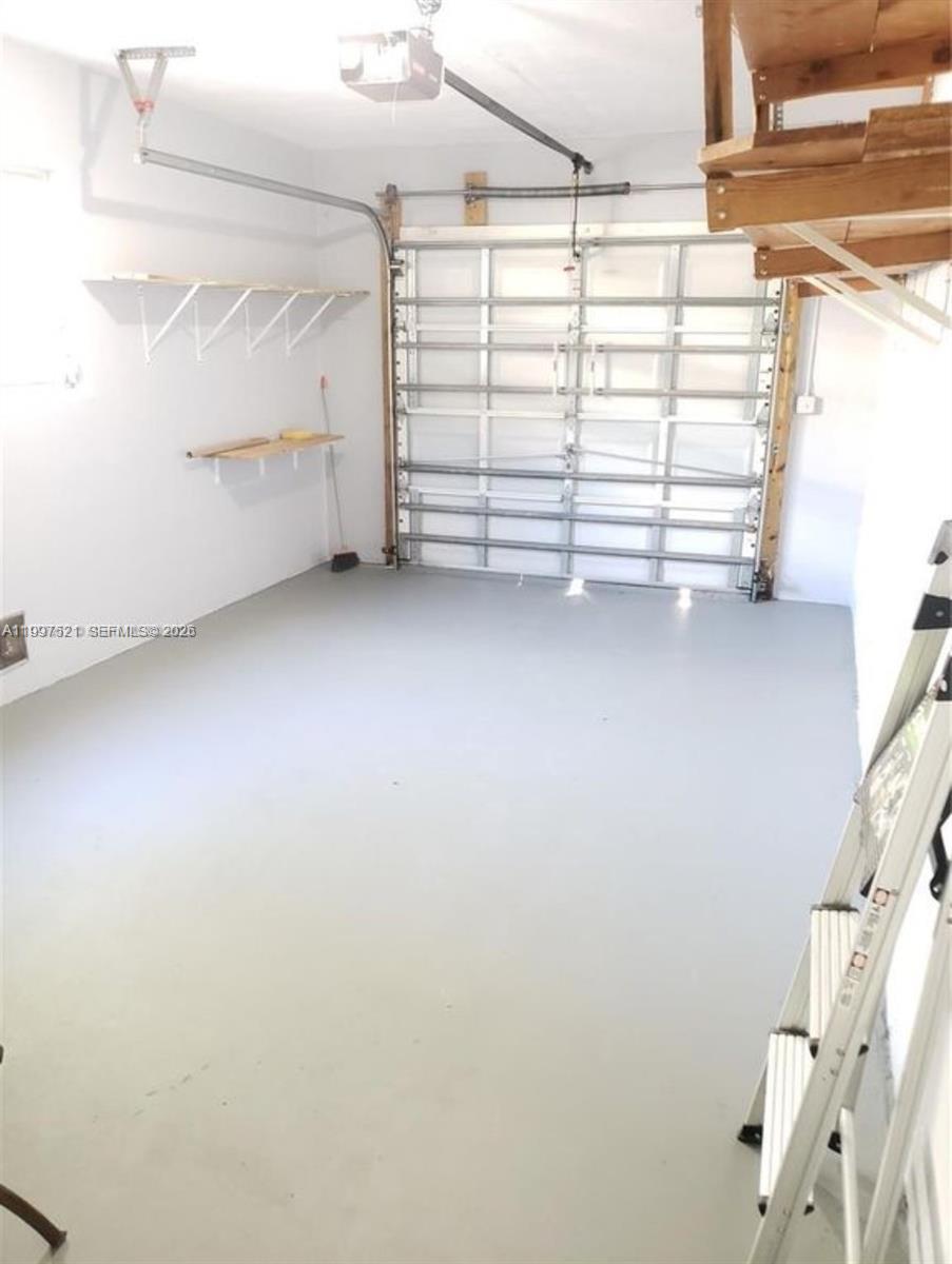 SUNRISE MNR - Residential Lease