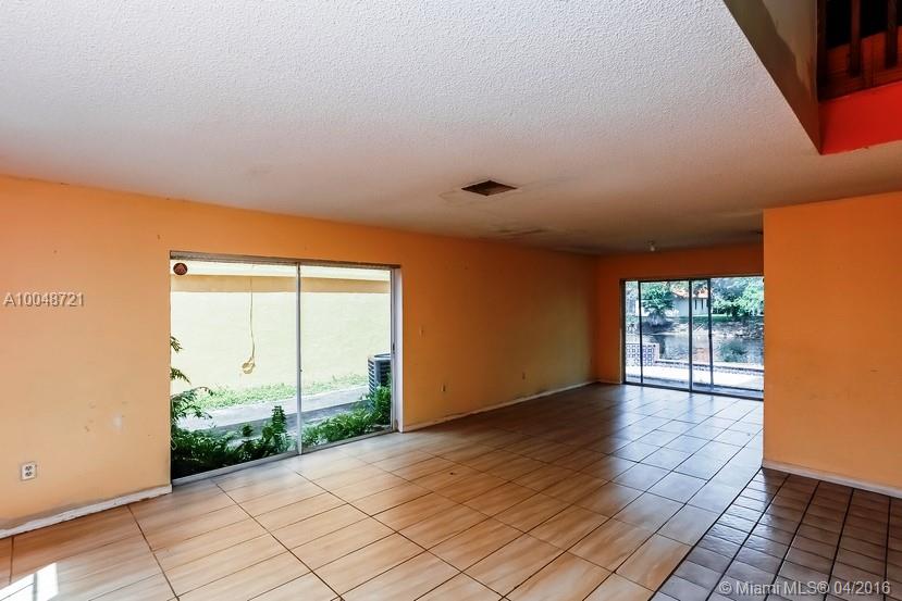 Country Lake Park - Residential