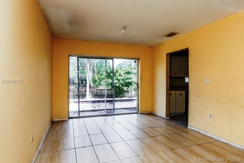 Country Lake Park - Residential