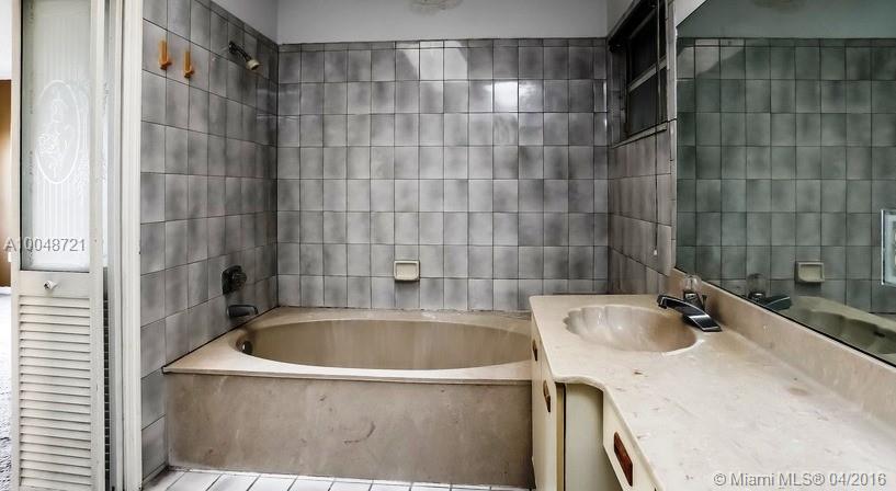 Country Lake Park - Residential