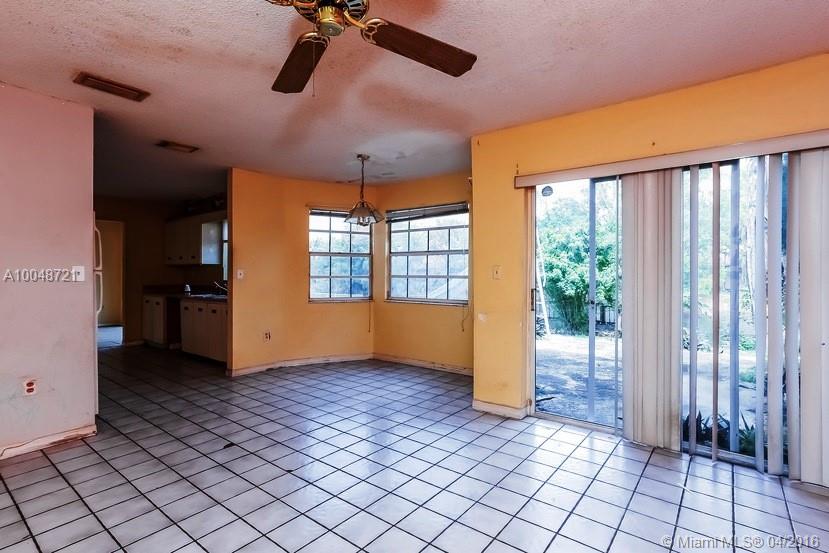 Country Lake Park - Residential