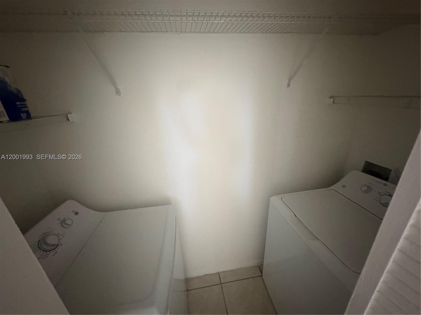 LAKEVIEW AT HAMMOCKS COND - Residential Lease