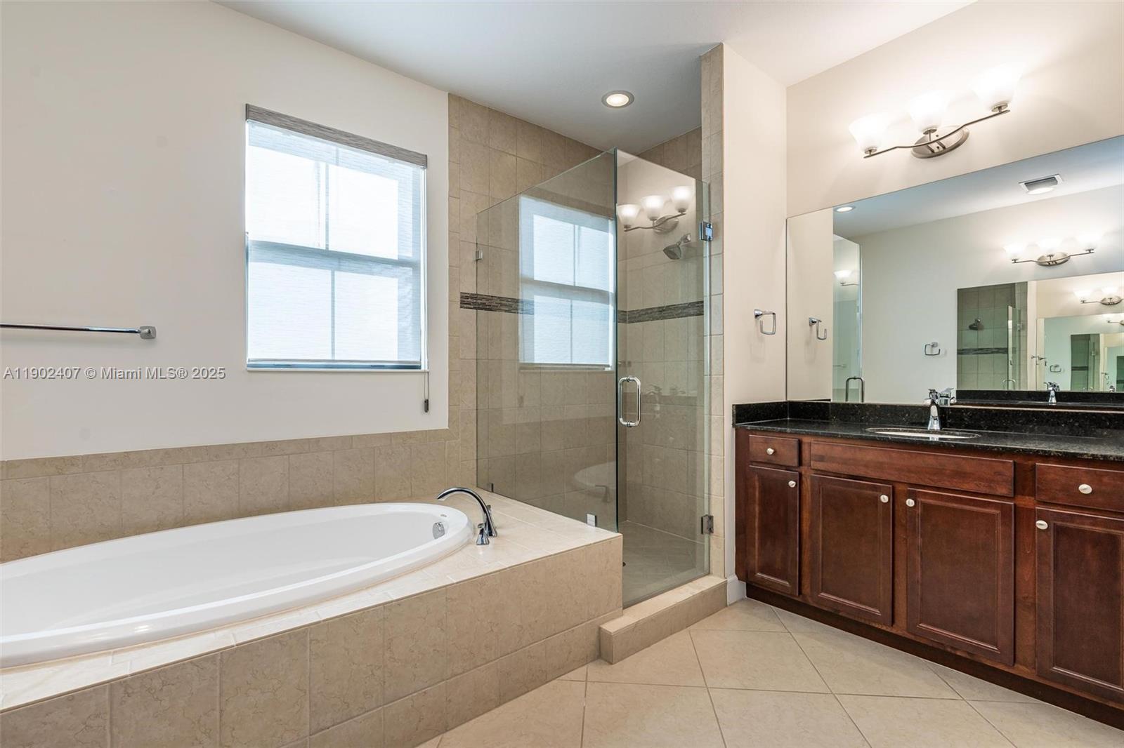 SAWGRASS LAKES - Residential Lease