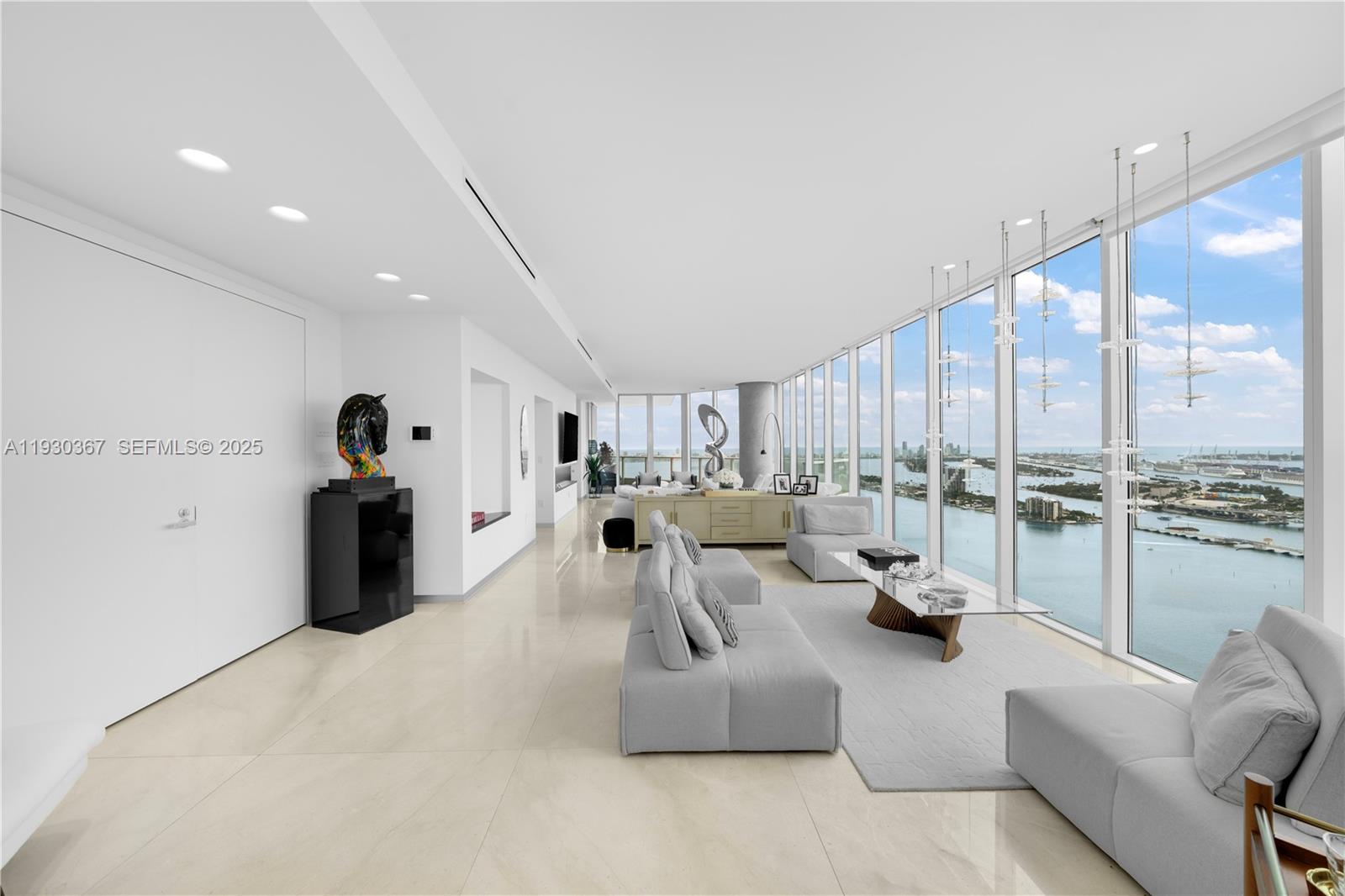PARAMOUNT BAY CONDO - Residential Lease