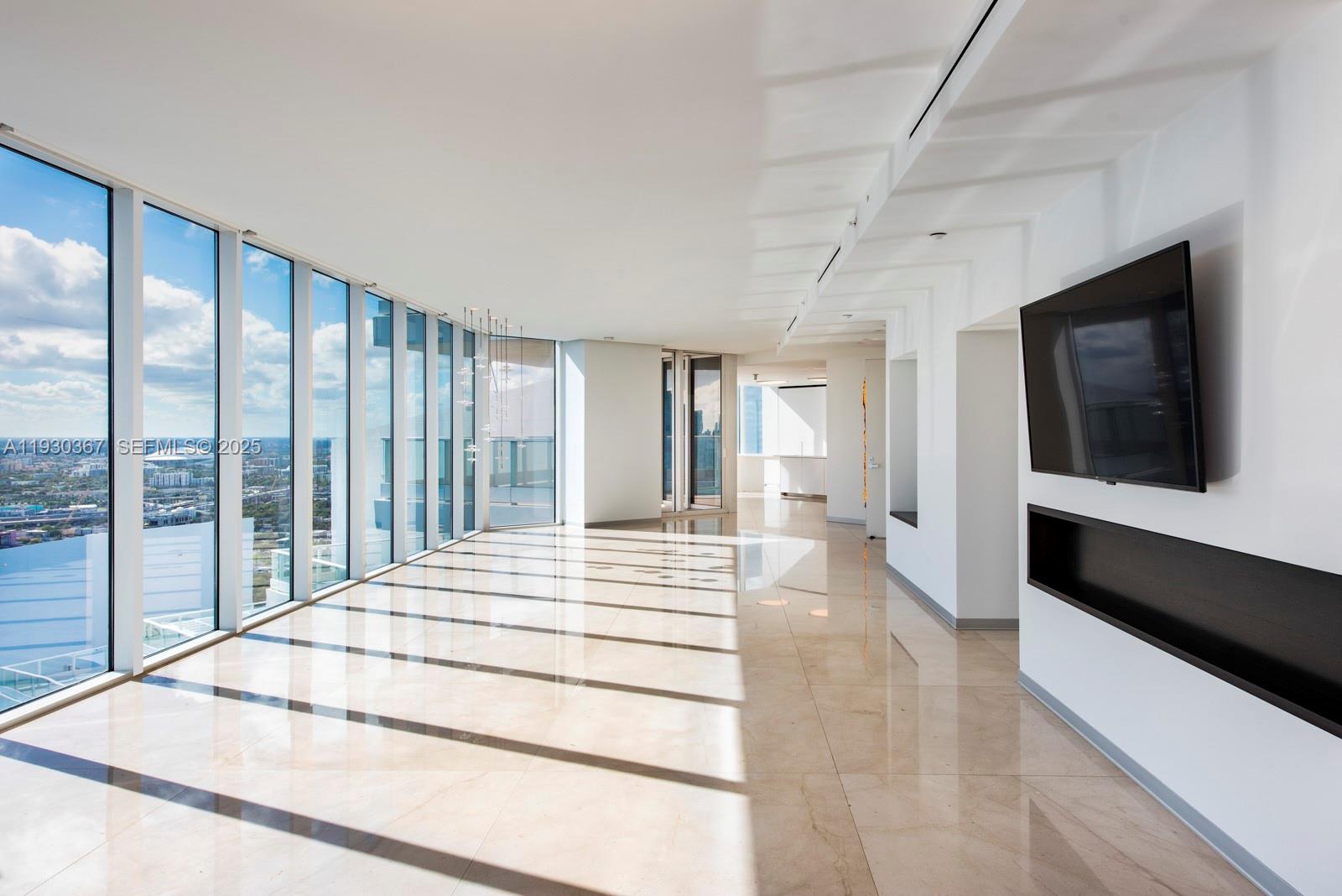 PARAMOUNT BAY CONDO - Residential Lease