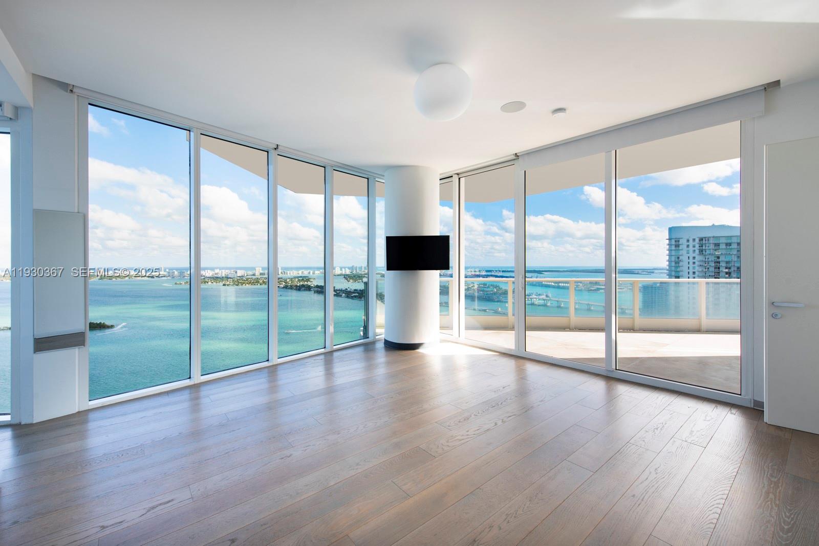 PARAMOUNT BAY CONDO - Residential Lease