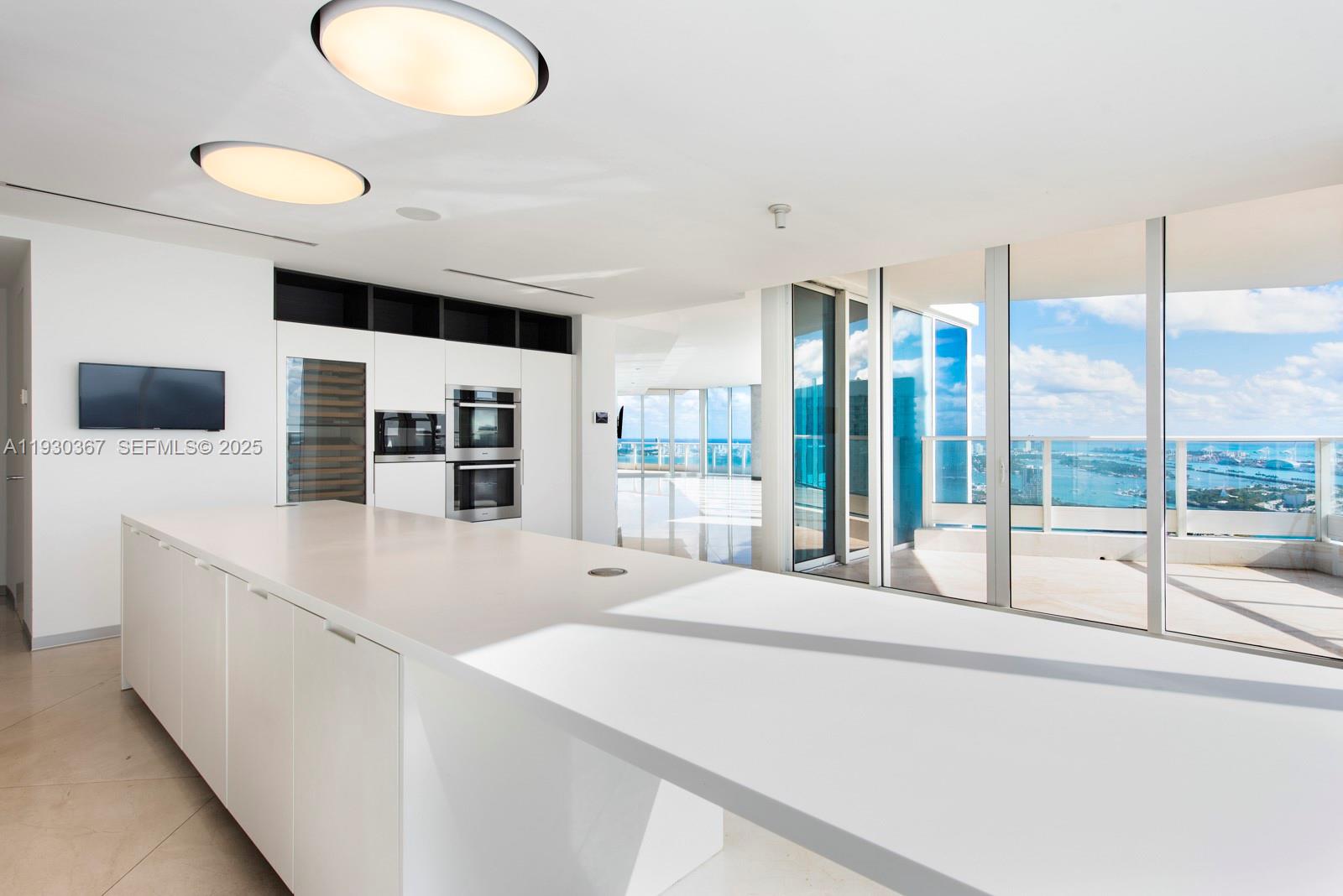 PARAMOUNT BAY CONDO - Residential Lease