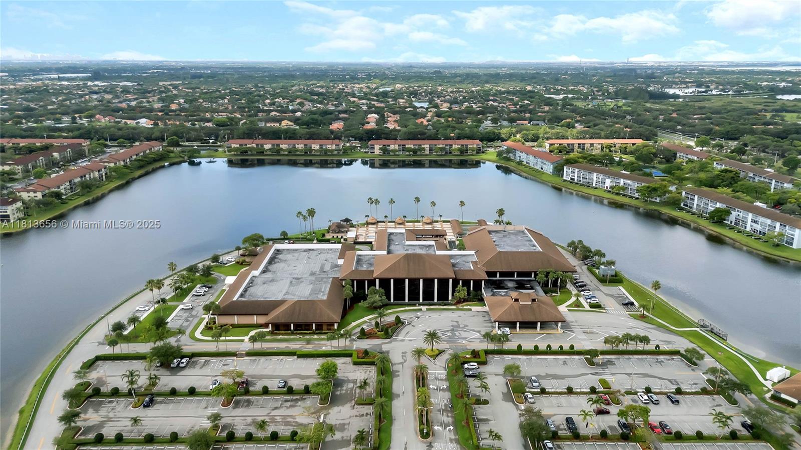 CAMBRIDGE AT CENTURY VILL - Residential