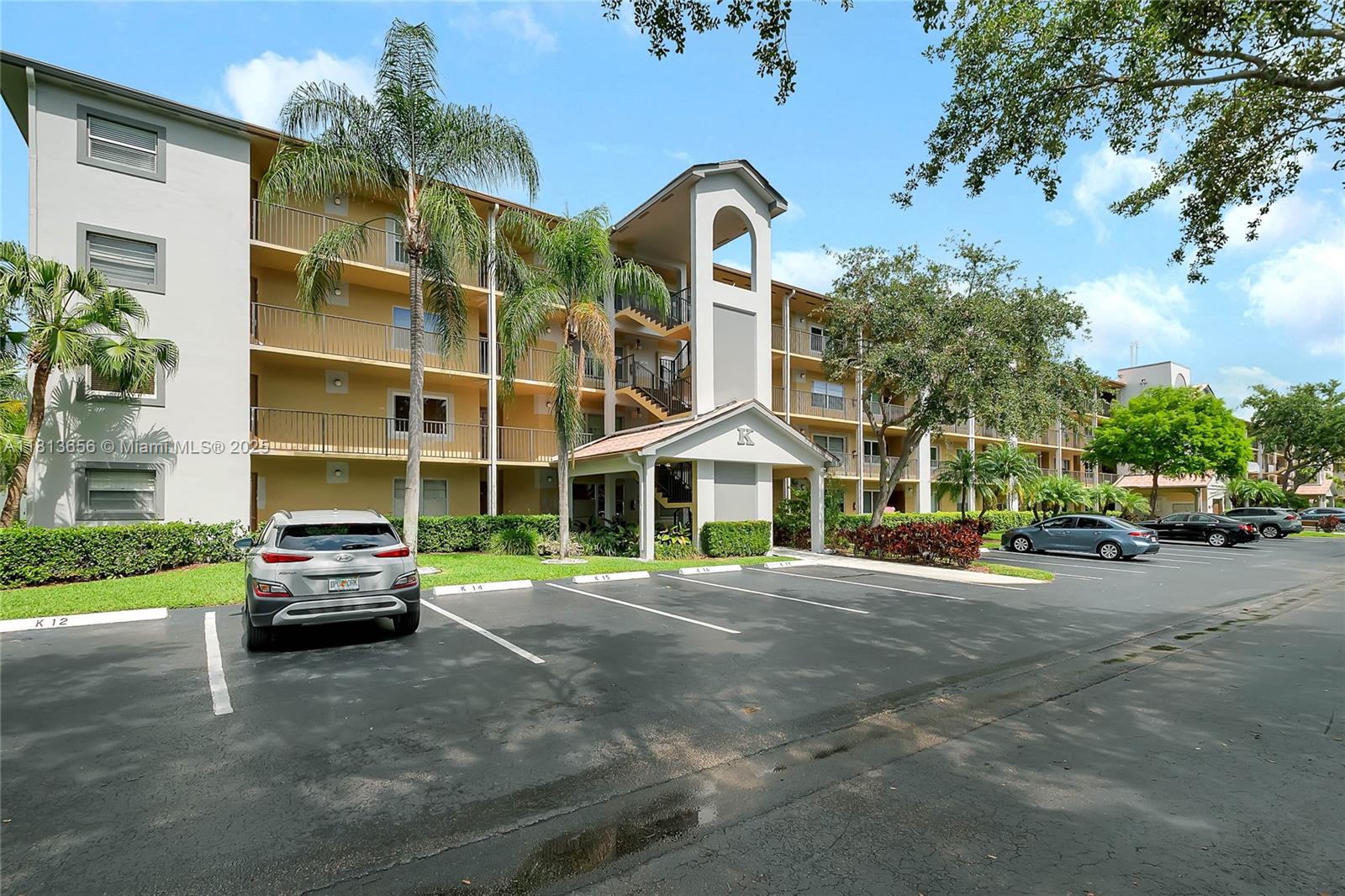 Property for Sale at 1300 Sw 125th Ave 108K, Pembroke Pines, Miami-Dade County, Florida - Bedrooms: 1 
Bathrooms: 2  - $189,999