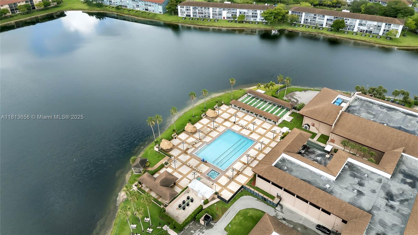 CAMBRIDGE AT CENTURY VILL - Residential
