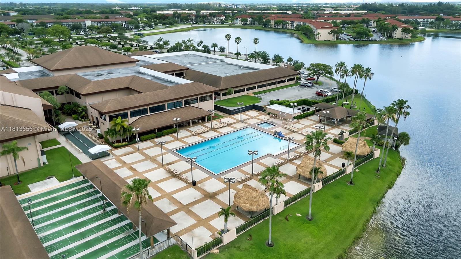 CAMBRIDGE AT CENTURY VILL - Residential