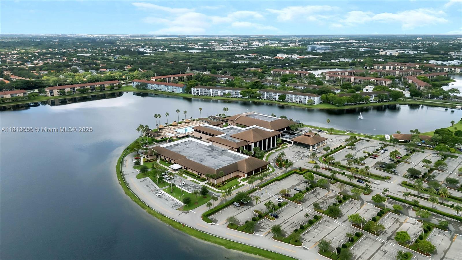 CAMBRIDGE AT CENTURY VILL - Residential
