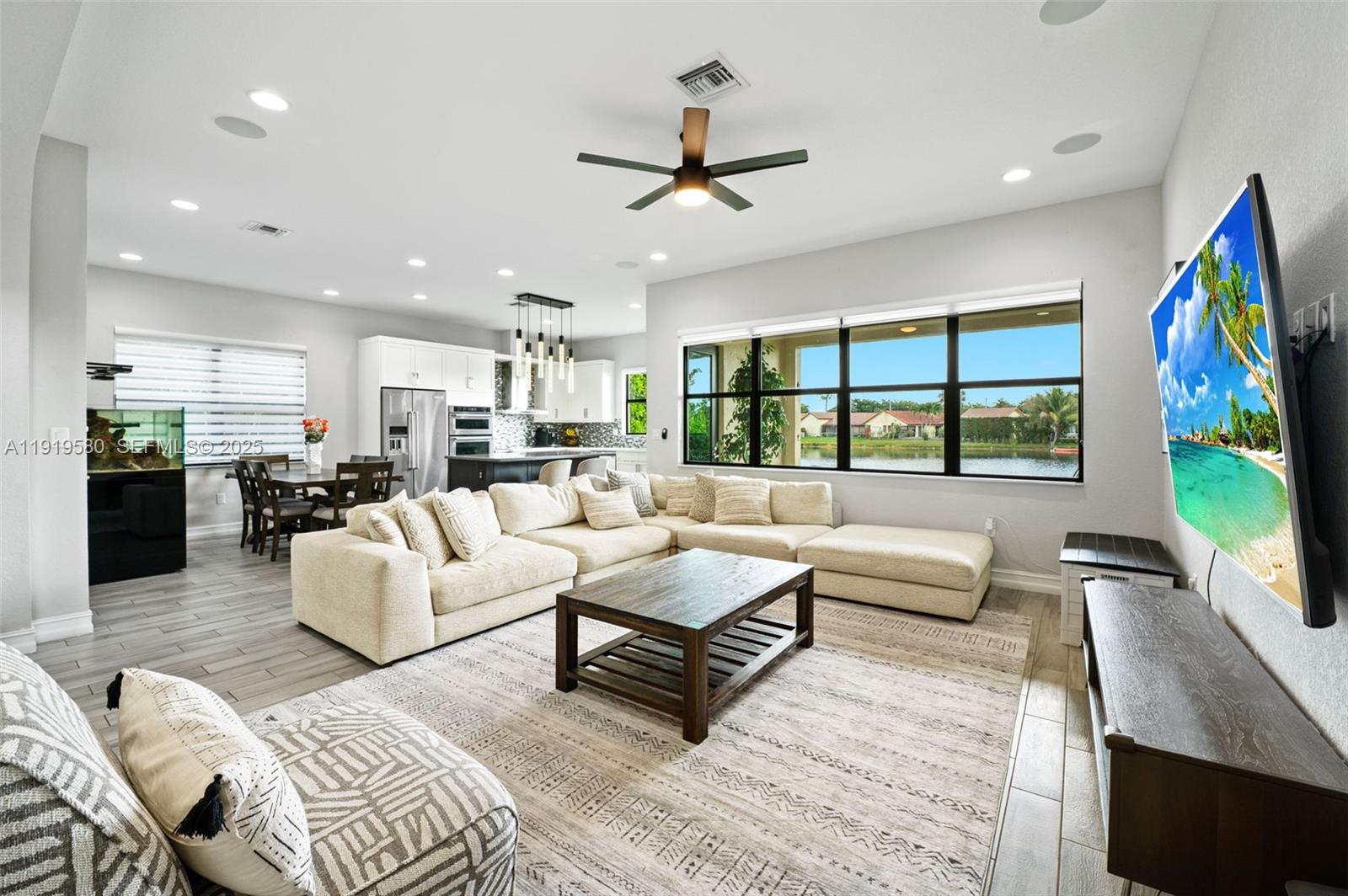 PEMBROKE LAKES SOUTH - Residential