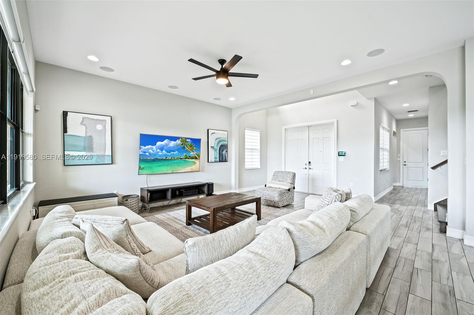 PEMBROKE LAKES SOUTH - Residential