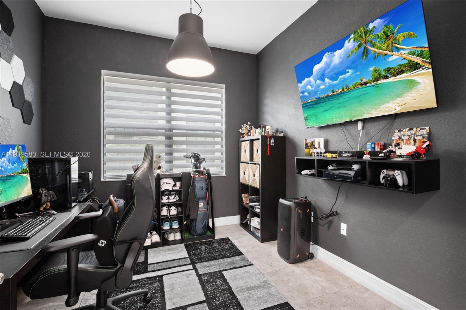 PEMBROKE LAKES SOUTH - Residential