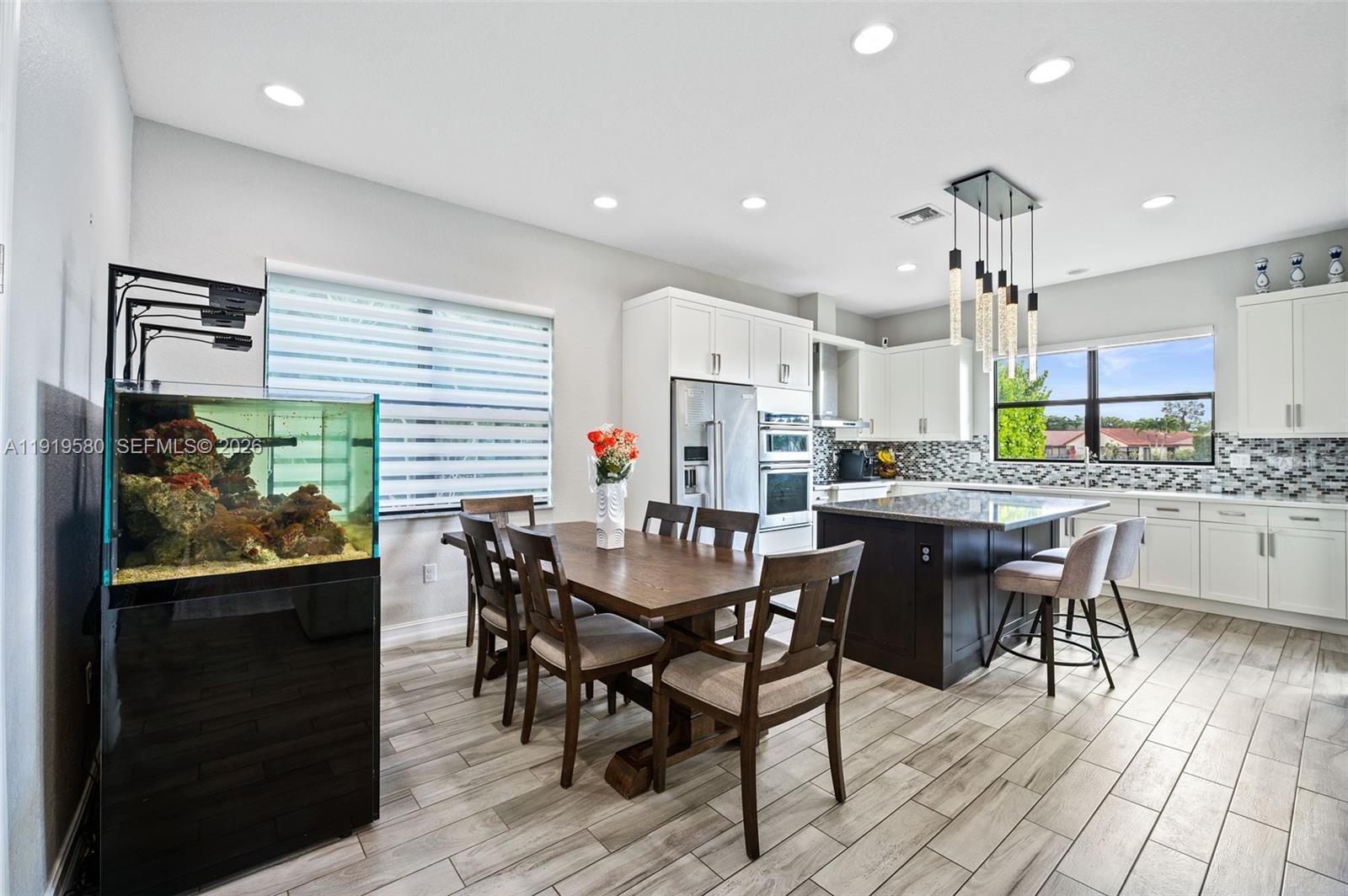 PEMBROKE LAKES SOUTH - Residential