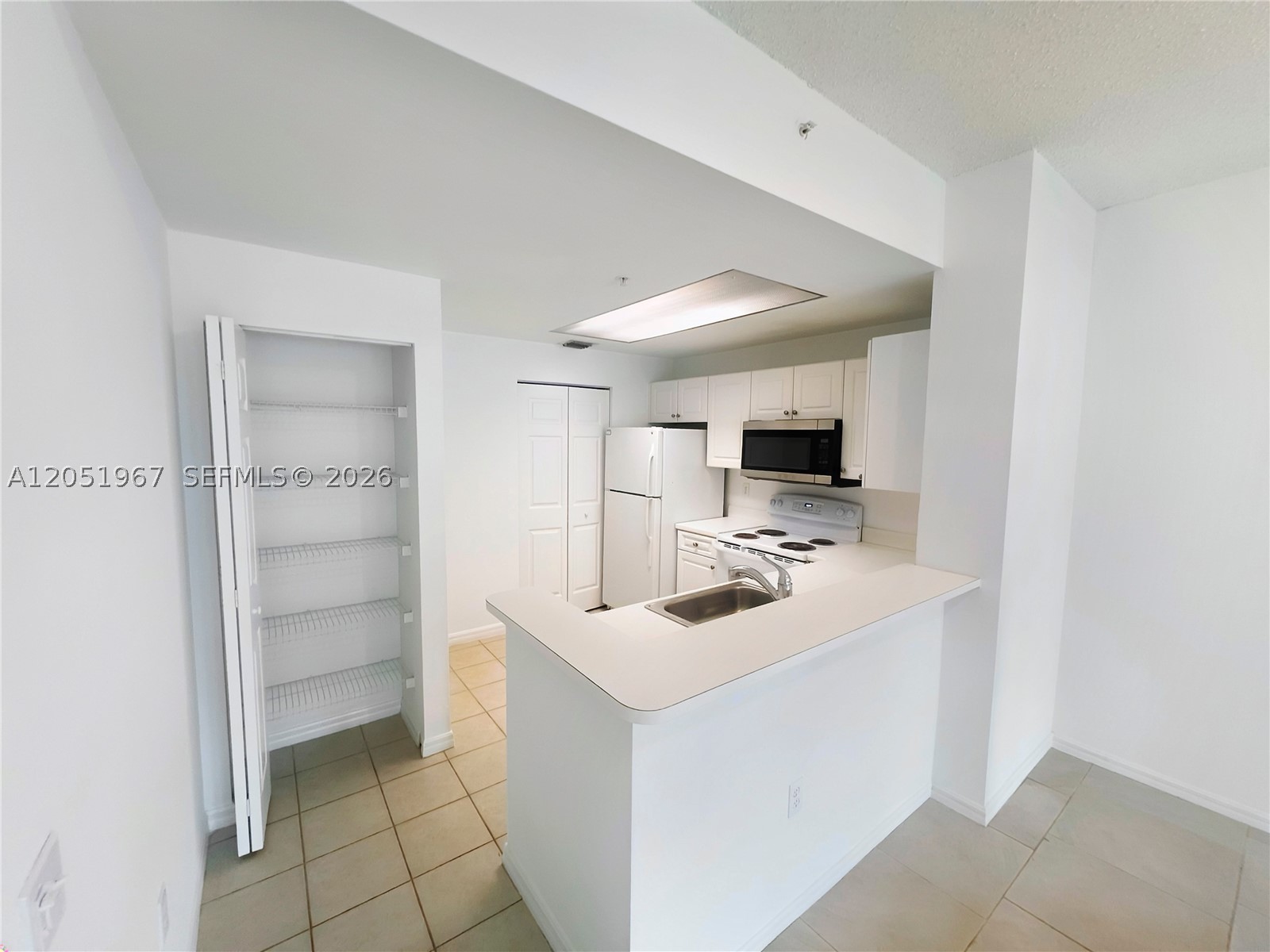 2803 N Sarento Pl 108
