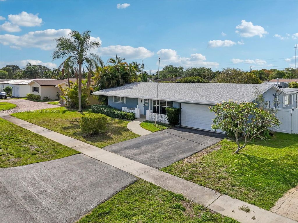 Photo of 5500 Monroe St, Hollywood, FL 33021 (MLS # A11779586)