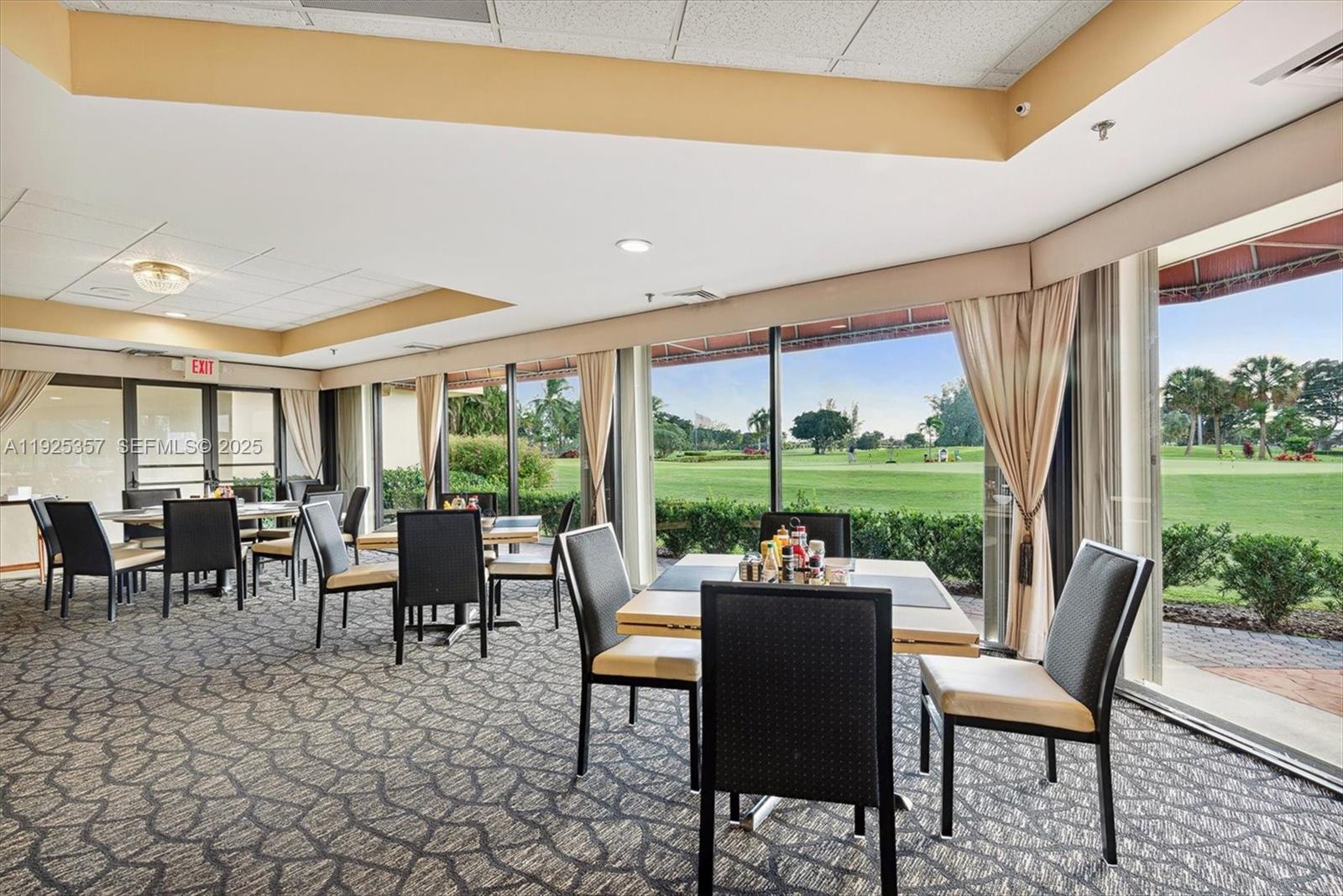 HOLLYBROOK GOLF AND - Residential