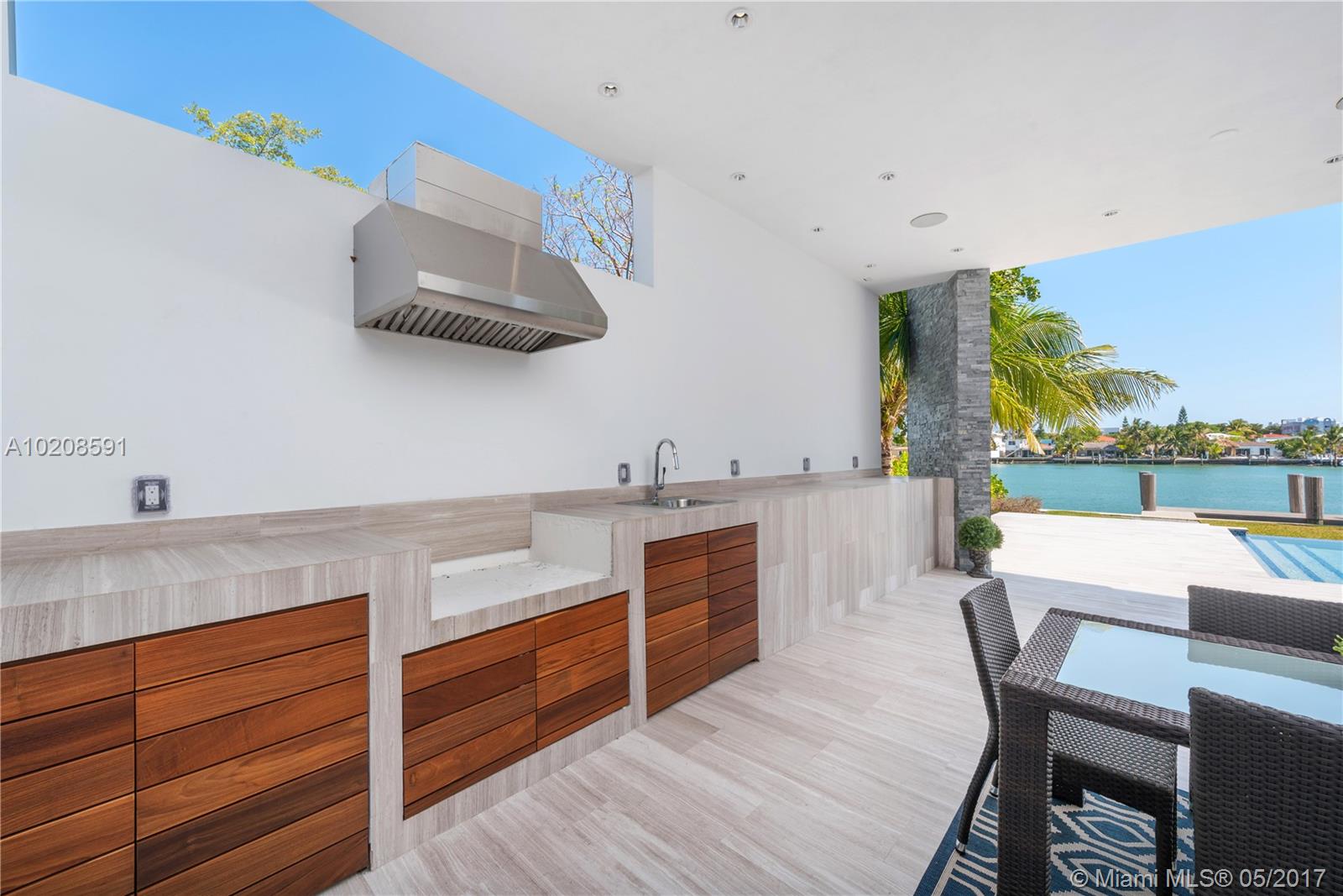 NORMANDY BEACH - Residential