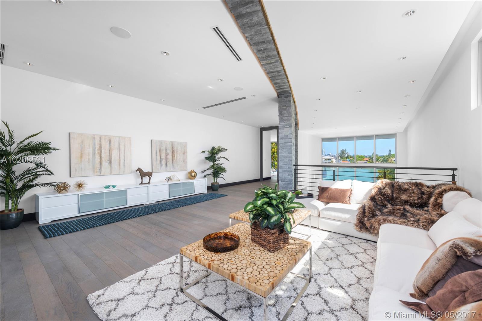 NORMANDY BEACH - Residential