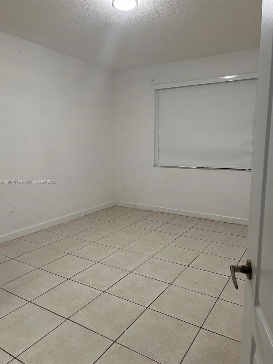 SHOMA HOMES AT COUNTRY CL - Residential Lease