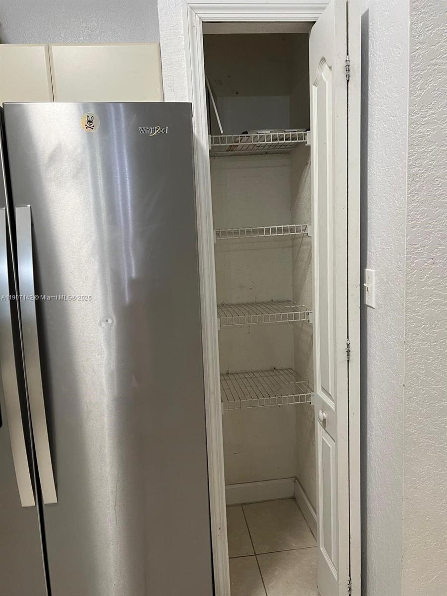 SHOMA HOMES AT COUNTRY CL - Residential Lease