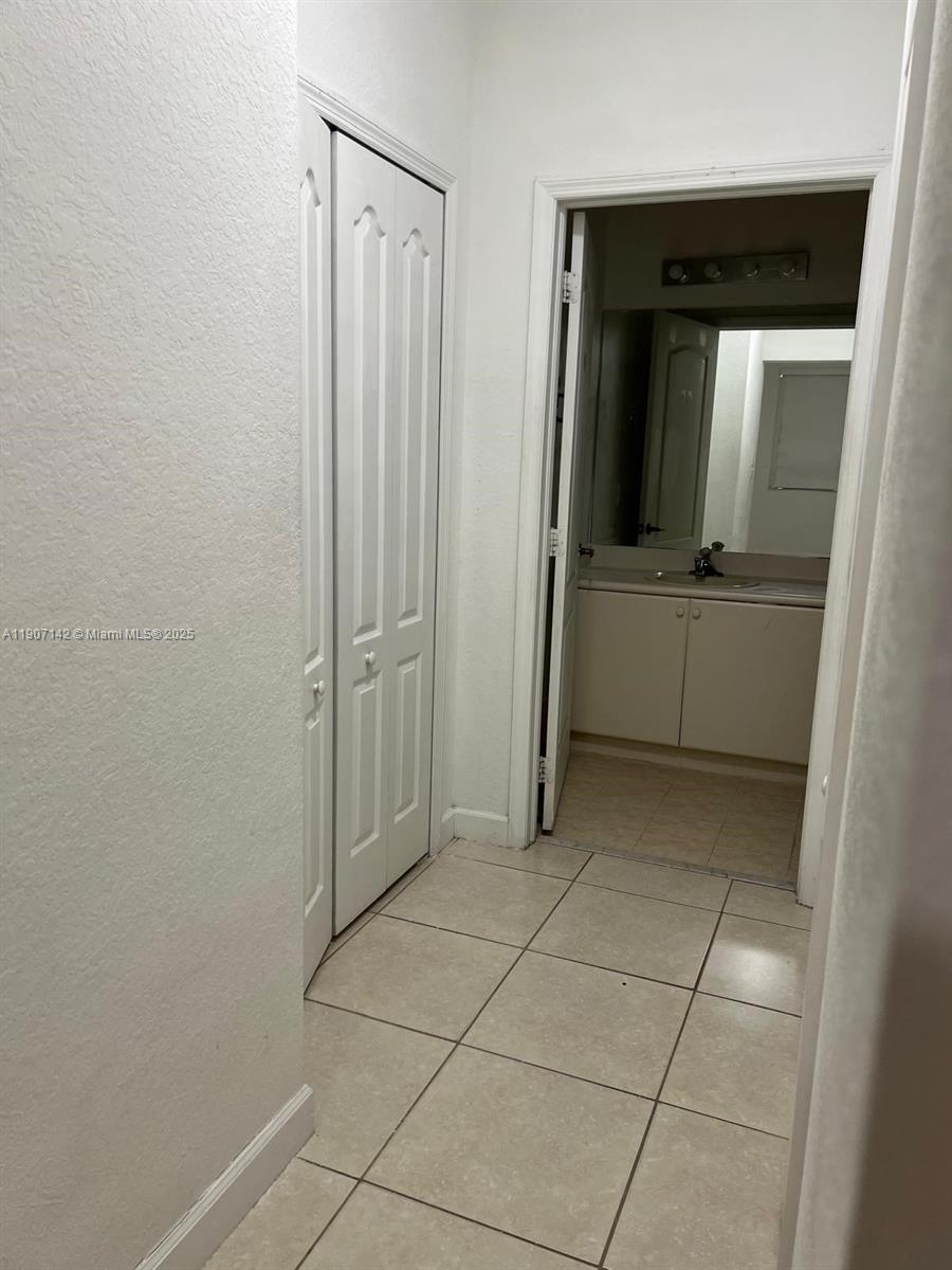 SHOMA HOMES AT COUNTRY CL - Residential Lease