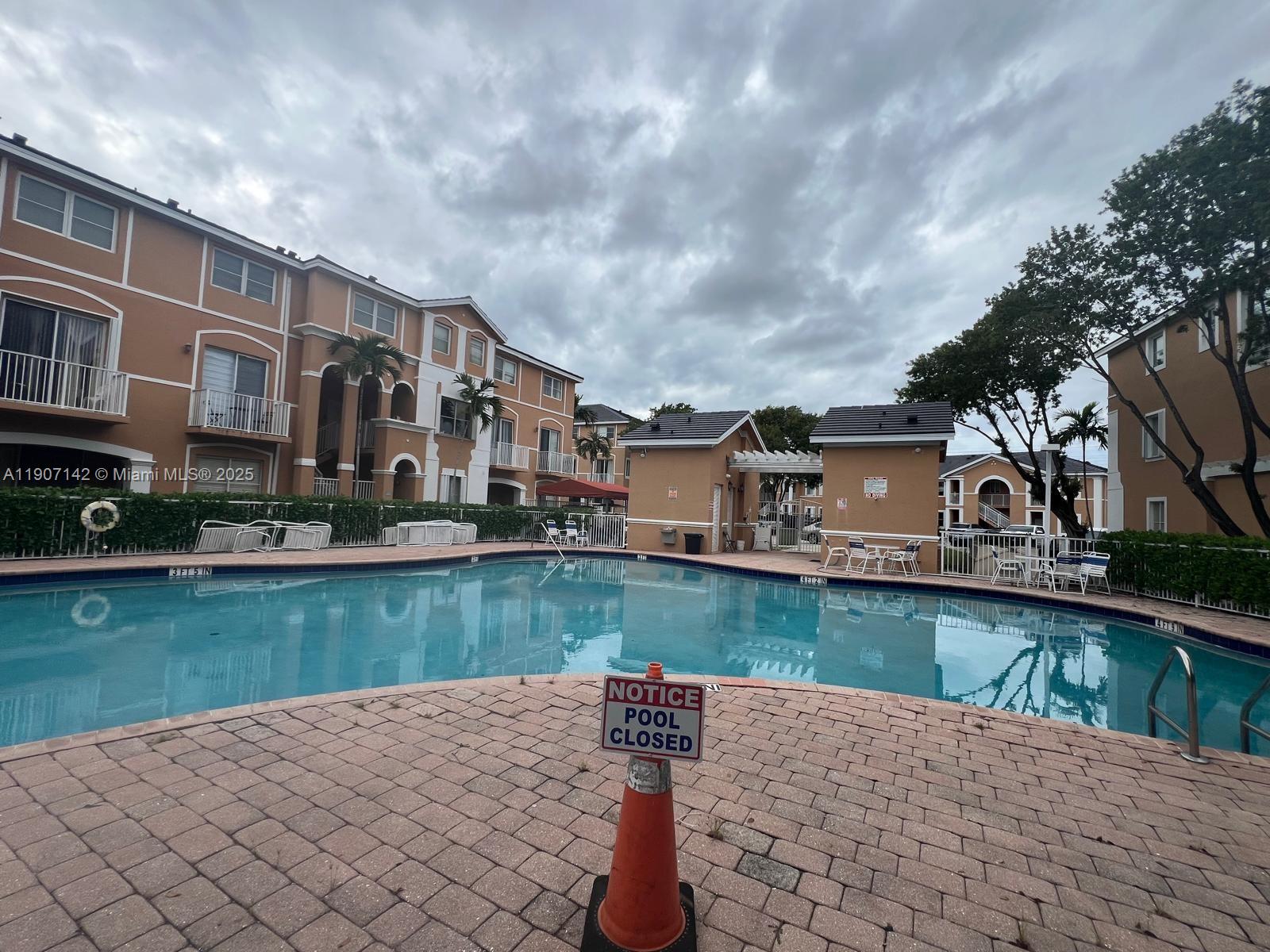 SHOMA HOMES AT COUNTRY CL - Residential Lease