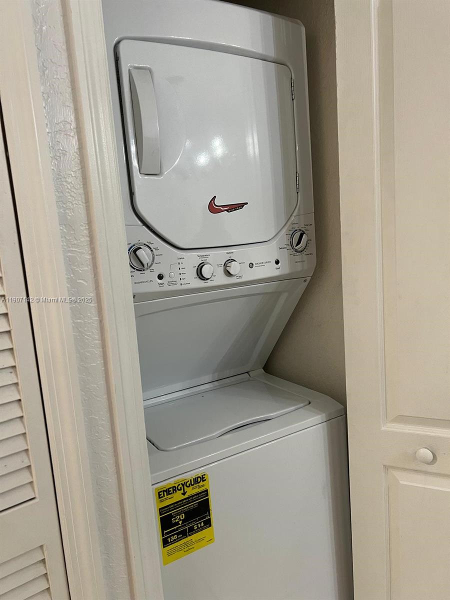 SHOMA HOMES AT COUNTRY CL - Residential Lease