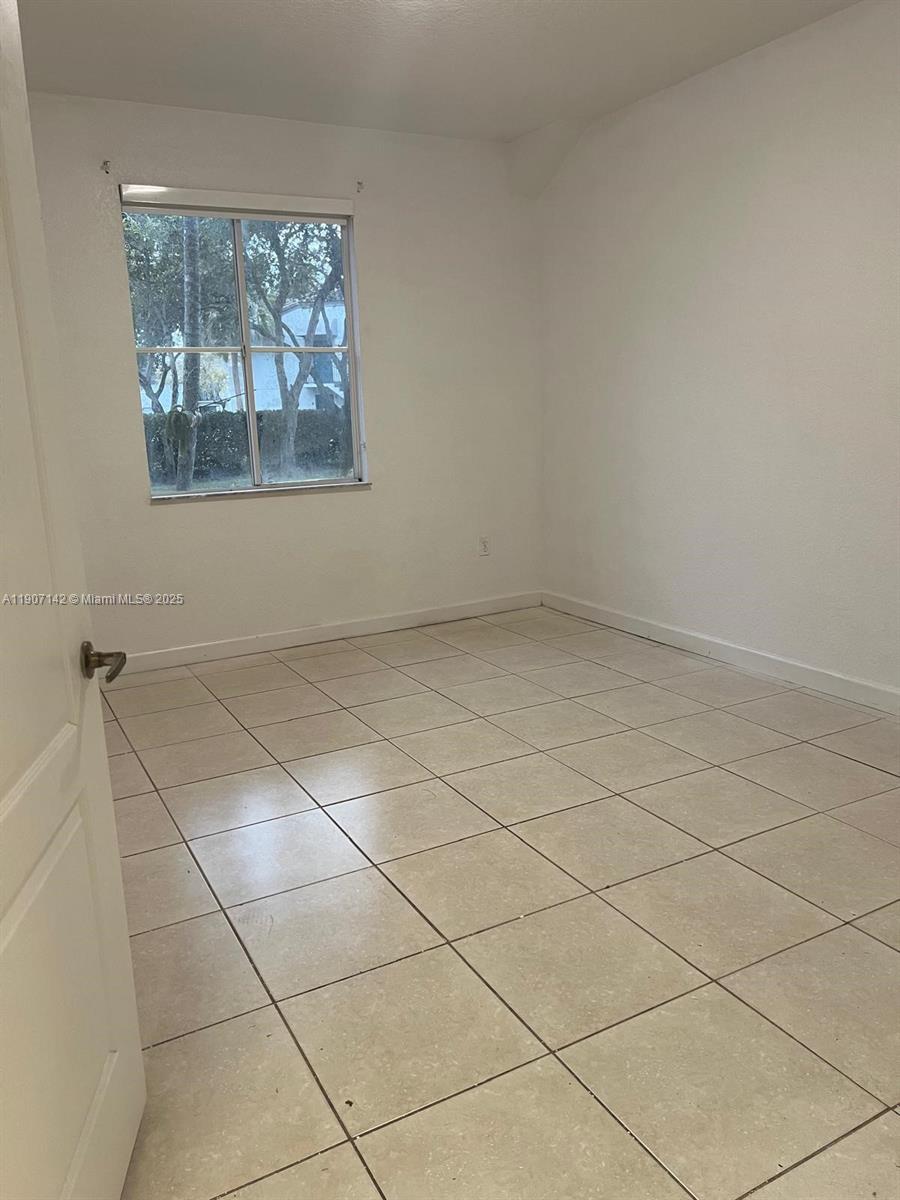 SHOMA HOMES AT COUNTRY CL - Residential Lease